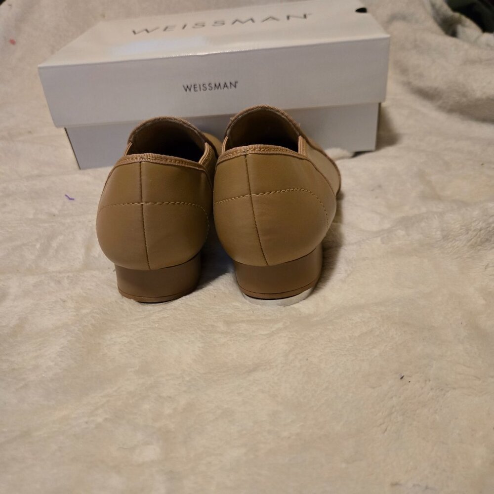New In Orginal Box Weissmans W1500 Stretch Tan Slip On Tap Shoes SZ5AM - Picture 3 of 4